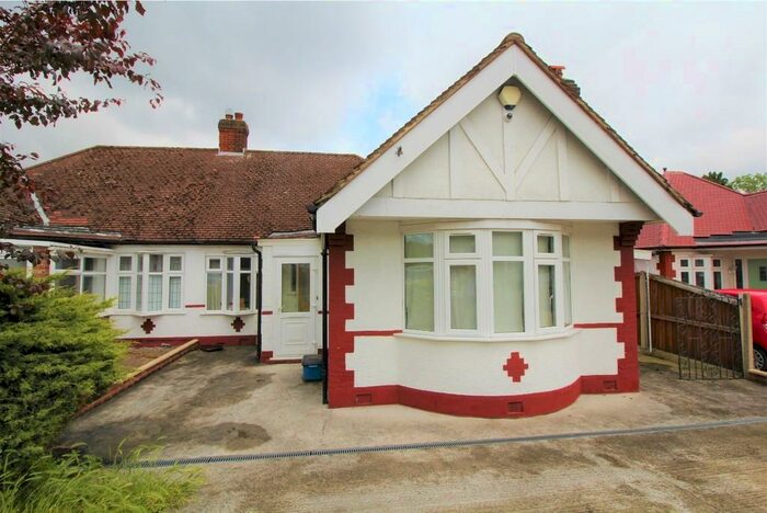4 Bedroom Semi-Detached Bungalow To Rent In Elmroyd Avenue, Potters Bar, EN6