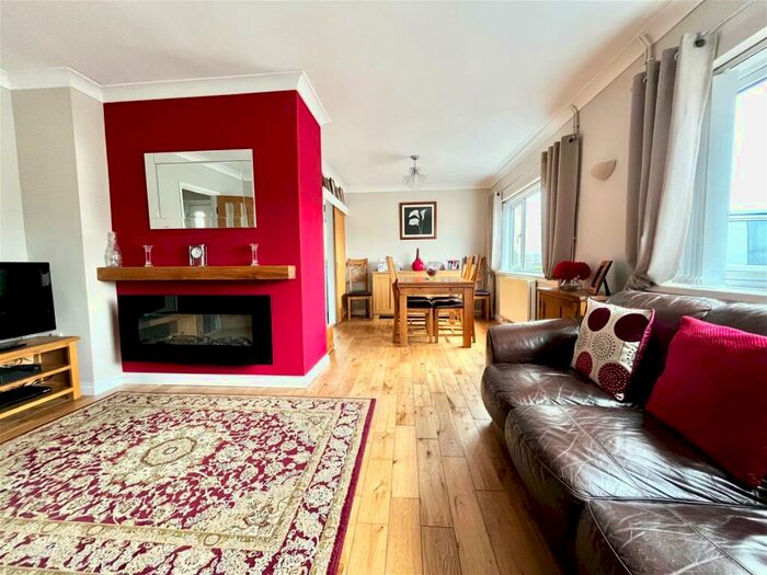 3 Bedroom Detached Bungalow For Sale In Elba Street, Gowerton, Swansea, SA4