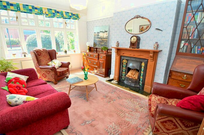 3 Bedroom Semi-Detached House For Sale In Woodthorpe Road, Birmingham, West Midlands, B14