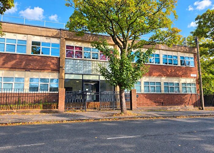 2 Bedroom Apartment To Rent In Birch House, Broad Lane, Moldgreen, Huddersfield, HD5
