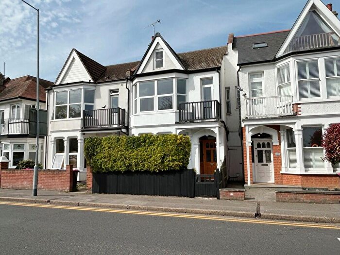 3 Bedroom Semi Detached House For Sale In Leigh Road, Leigh-on-Sea, SS9