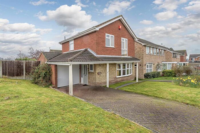 3 Bedroom Detached House For Sale In Francis Close, Kingswinford, DY6