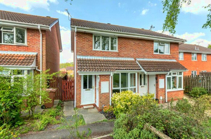 2 Bedroom House To Rent In Hurst Close, Chandler's Ford, Eastleigh, SO53