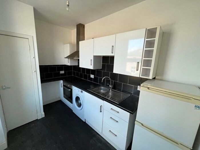 2 Bedroom Flat To Rent In Brook Street, Broughty Ferry, Dundee, DD5