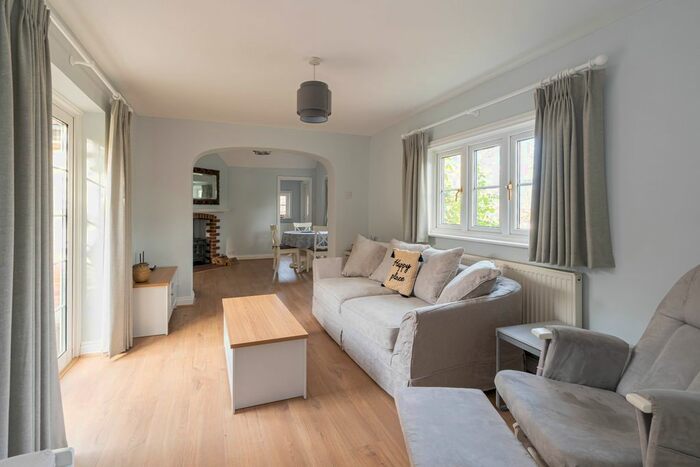 3 Bedroom Detached Bungalow To Rent In Reading Road, Upton, Didcot, OX11