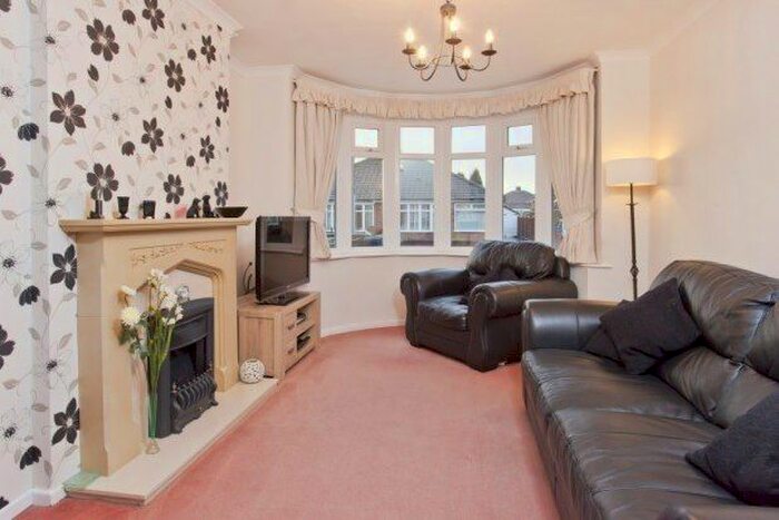 4 Bedroom Semi-Detached House To Rent In Priory Wood Way, York, YO31