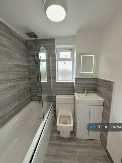 2 Bedroom Flat To Rent In Northbrooks, Harlow, CM19