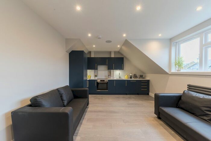2 Bedroom Flat To Rent In Ingham Road, West Hampstead, NW6