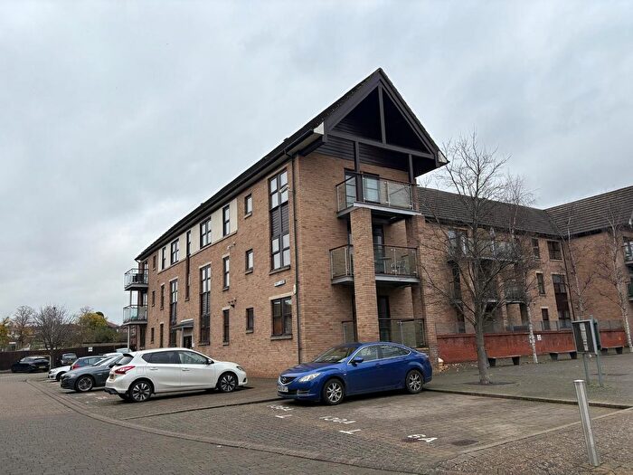 2 Bedroom Flat To Rent In First Lane, Northampton, NN5