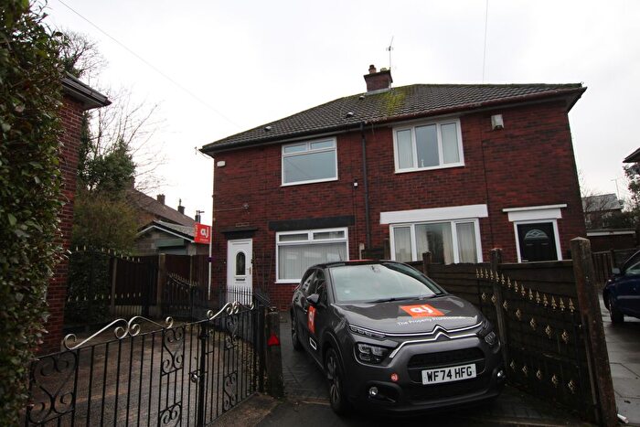 2 Bedroom Semi Detached House To Rent In Smithybridge, Littleborough, OL15