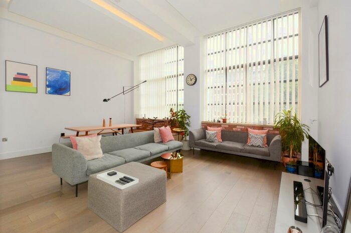 2 Bedroom Apartment To Rent In Chatham Place, London, E9