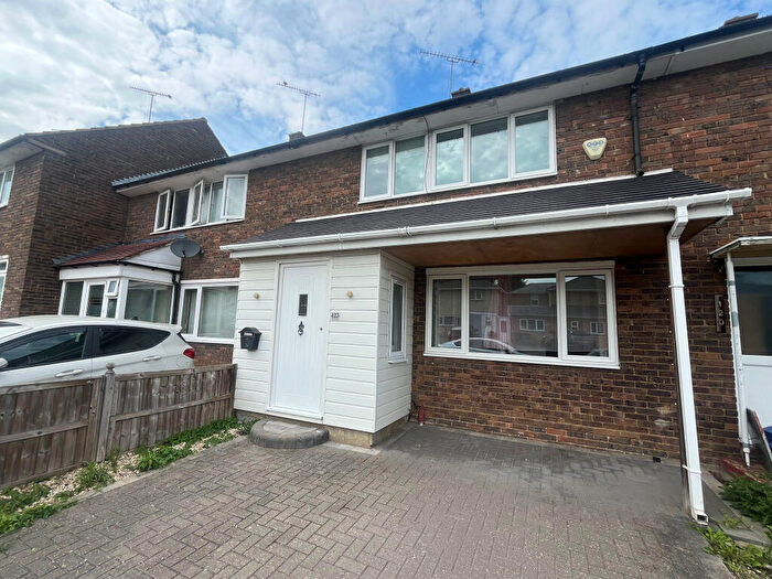 3 Bedroom House To Rent In Lee Chapel South, Basildon, SS16