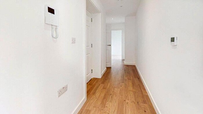 2 Bedroom Apartment To Rent In Lennard Road, Croydon, CR0
