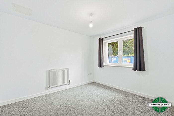 3 Bedroom Flat To Rent In Hibbert Road, London, E17
