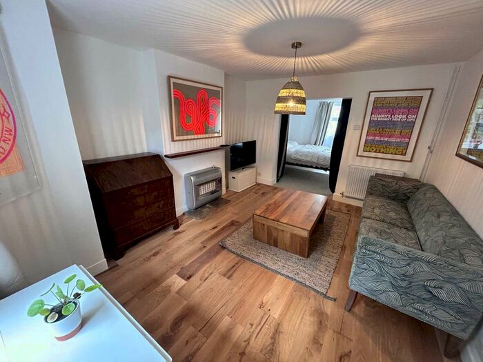 1 Bedroom Flat To Rent In St. Bernard`S Road, Walton Manor, OX2