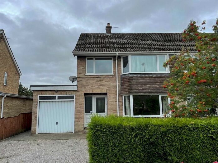 3 Bedroom Semi-Detached House To Rent In Northfield Close, Pocklington, York, YO42