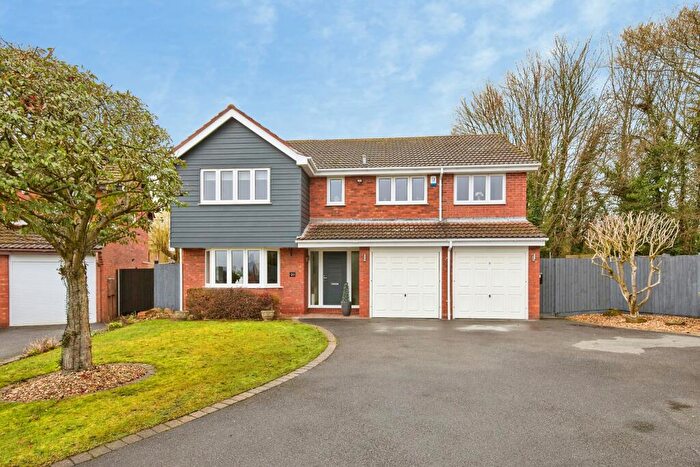 5 Bedroom Detached House For Sale In Wentworth Drive, Burton-on-trent, DE13