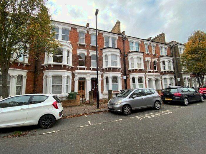 3 Bedroom Flat To Rent In Brook Drive, Kennington, London, SE11