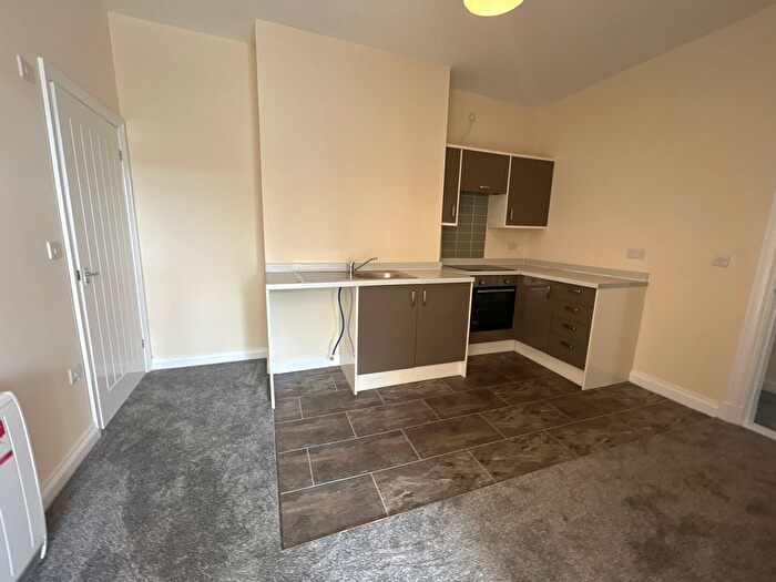 1 Bedroom Flat To Rent In Carmarthen Road, Swansea, SA5