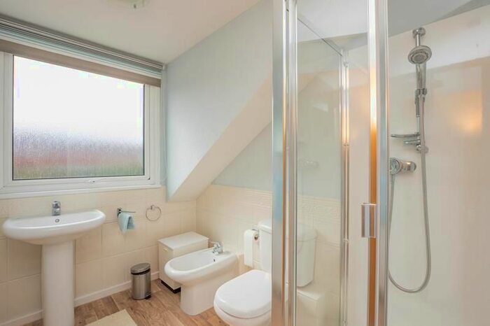 4 Bedroom Bungalow For Sale In Windrush Crescent, Malvern, Worcestershire, WR14