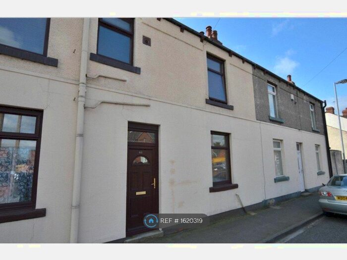 2 Bedroom Terraced House To Rent In Canal Lane, Lofthouse, Wakefield, WF3