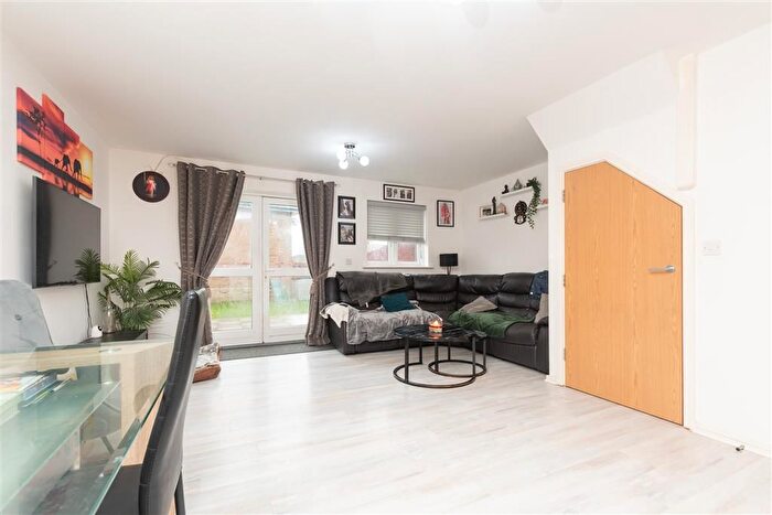 3 Bedroom Terraced House For Sale In Ferguson Avenue, Gravesend, Kent, DA12