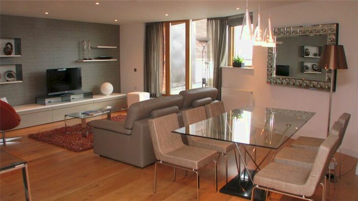 3 Bedroom Flat To Rent In Watermans Place, Wharf Approach, Leeds, LS1