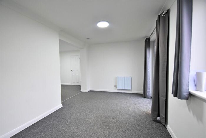 1 Bedroom Flat To Rent In Crombie Close, Waterlooville, PO8