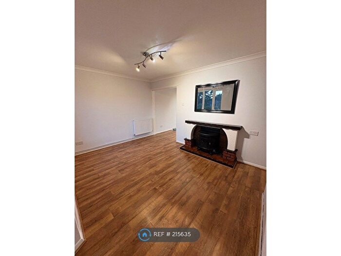 3 Bedroom Semi Detached House To Rent In The Tideway, Rochester, ME1