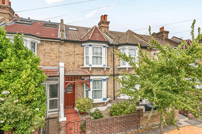 3 Bedroom Terraced House For Sale In Hawstead Road, London, SE6
