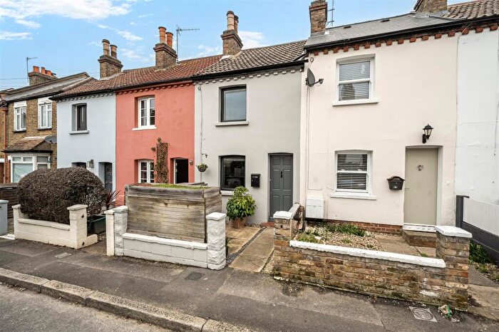 2 Bedroom Terraced House For Sale In Gladstone Road, Surbiton, KT6