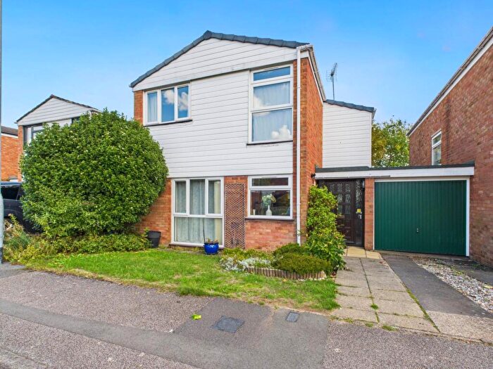 4 Bedroom Detached House For Sale In The Gables, Haddenham, HP17