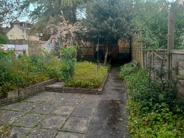 6 Bedroom House To Rent In Herbert Road, Bath, BA2