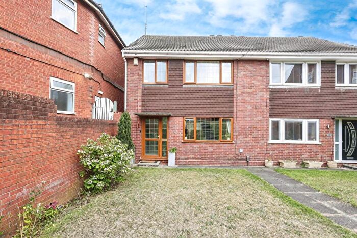 4 Bedroom Semi-Detached House For Sale In Reddal Hill Road, Cradley Heath, B64