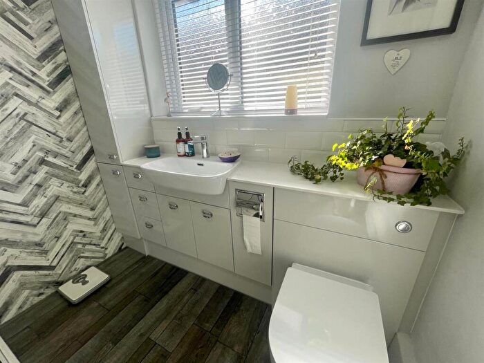 2 Bedroom Detached Bungalow For Sale In Maes Hyfryd, Moelfre, LL72