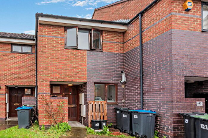 2 Bedroom Terraced House For Sale In Towpath Way, Croydon, CR0