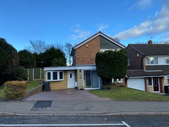 4 Bedroom Detached House To Rent In Madeley Road, Kingswinford, DY6