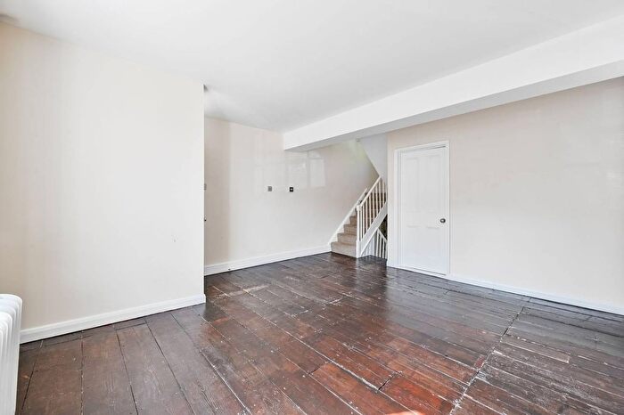 2 Bedroom Flat To Rent In Brand Street, Greenwich, London, SE10