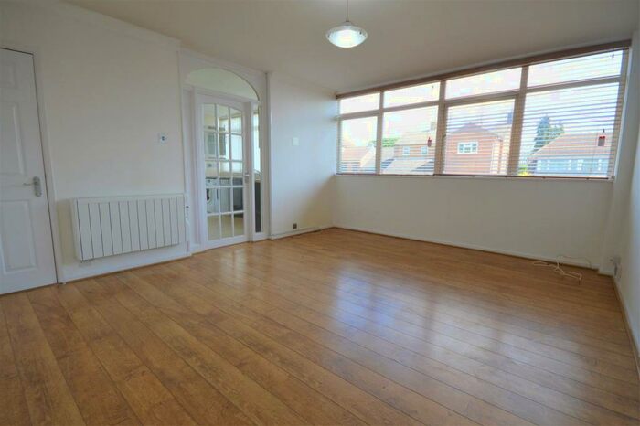 2 Bedroom Flat To Rent In Kenilworth Court, Styvechale, Coventry, CV3
