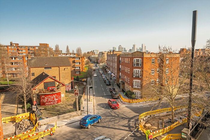 2 Bedroom Flat For Sale In Sidney Street, Canary Wharf, E1