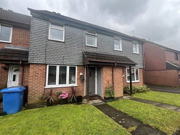 3 Bedroom Town House To Rent In Shenington Way, Oakwood, DE21