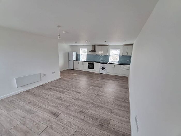 3 Bedroom Flat To Rent In Crescent Road, London, N22