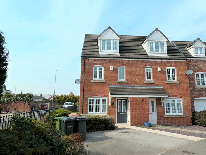 3 Bedroom Semi-Detached House To Rent In Scholars Gate, Garforth, Leeds, LS25