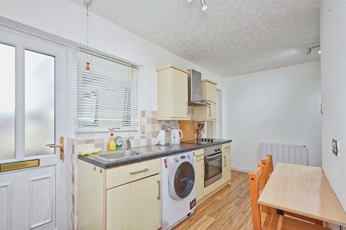 1 Bedroom Flat For Sale In Hopcott Road, Minehead, TA24
