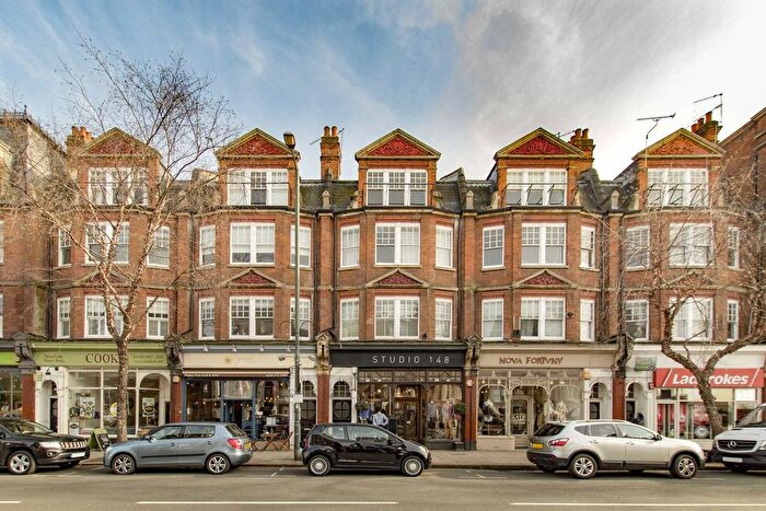 3 Bedroom Flat To Rent In High Street, Teddington, TW11