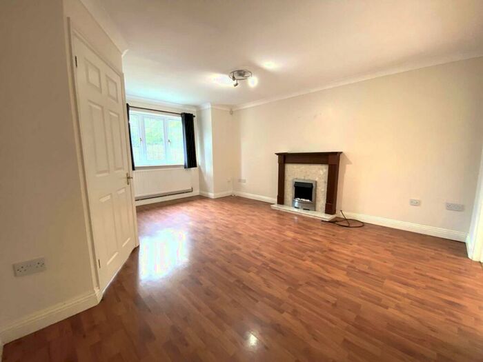 3 Bedroom Detached House To Rent In The Hampshires, Harrietsham, ME17