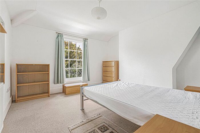 2 Bedroom Flat For Sale In Abingdon Road, Grandpont, OX1