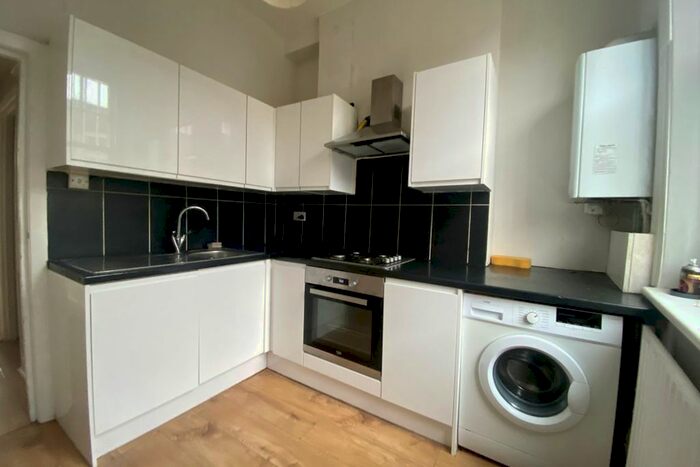 1 Bedroom Flat To Rent In The Mews, Norbury Crescent, London, SW16