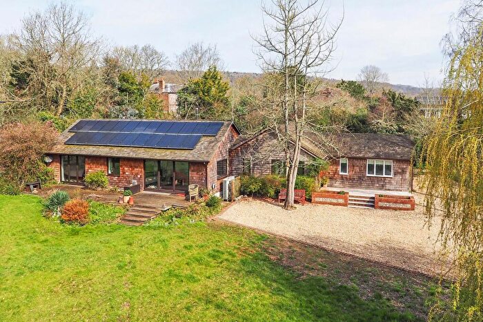 5 Bedroom Detached House For Sale In Winchester Road, Petersfield, GU32