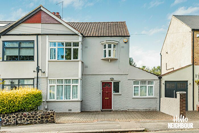 3 Bedroom Detached House To Rent In Cavendish Drive, London, E11